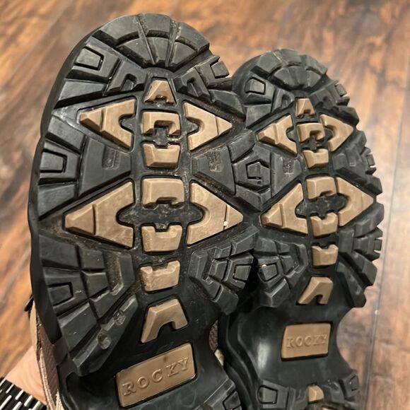 EUC "ROCKY" Low Cut Women's WATERPROOF HIKER BOOTS Size 6.5 M genuine leather - Picture 9 of 10